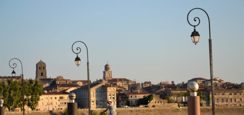 Przewodnik po Prowansji &ndash; Arles